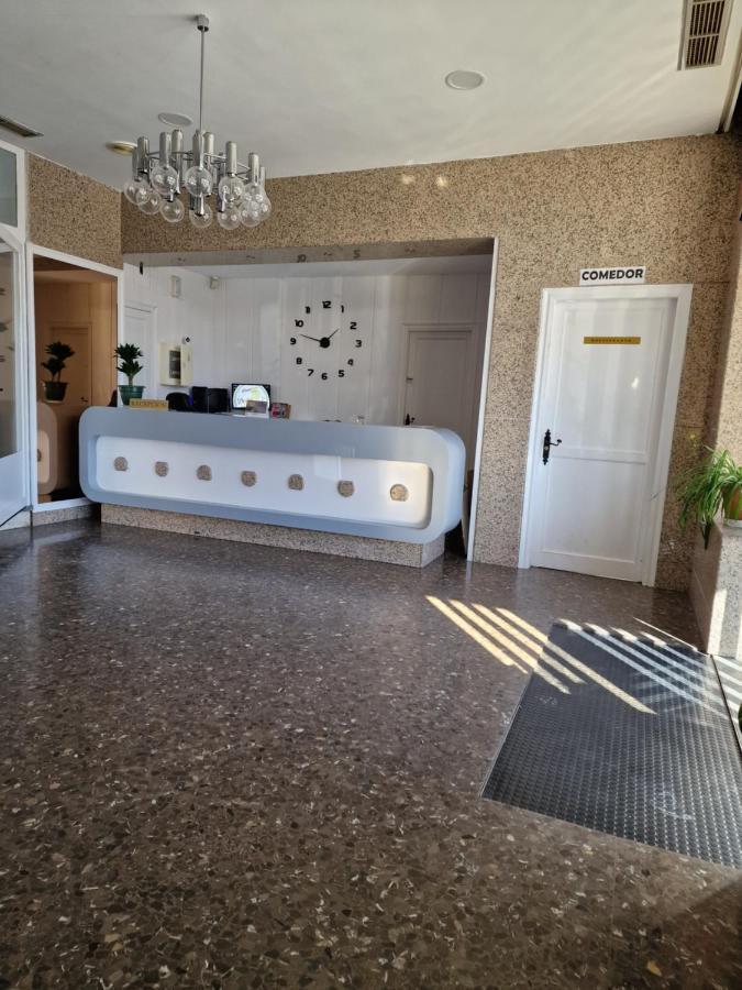 Hostal La Canada Segoviana Valmojado Екстериор снимка