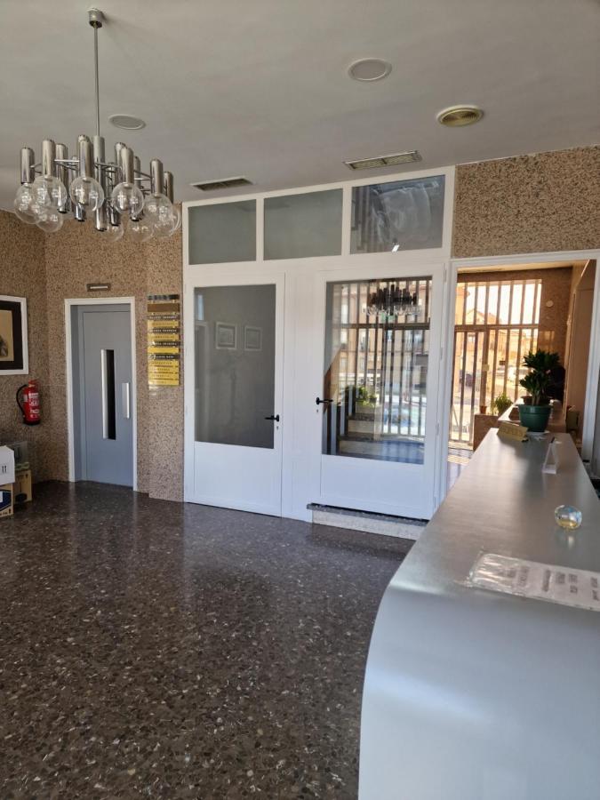 Hostal La Canada Segoviana Valmojado Екстериор снимка